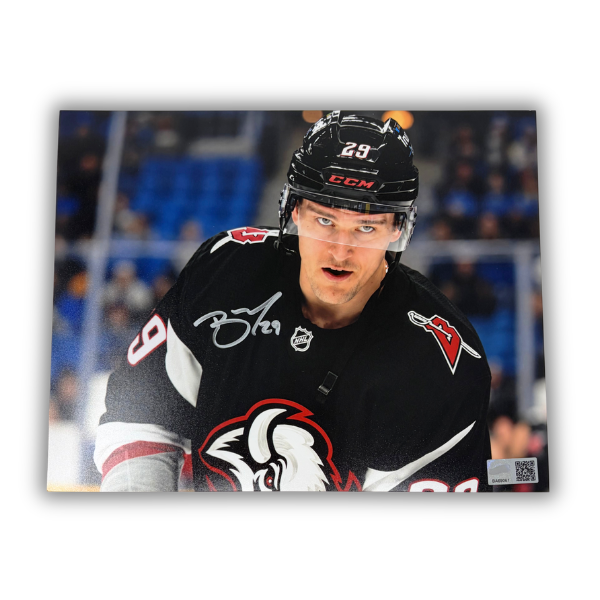 Beck Malenstyn Signed Close-Up in Goathead Jersey Photo