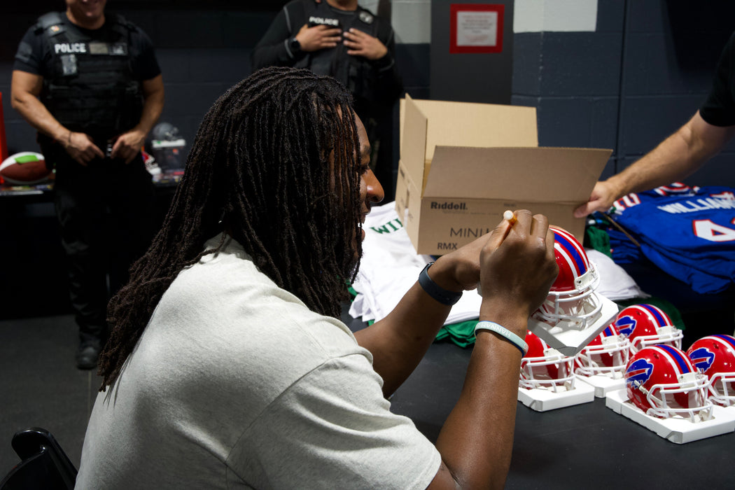 Dorian Williams Signed Buffalo Bills Red Throwback Speed Mini Helmet