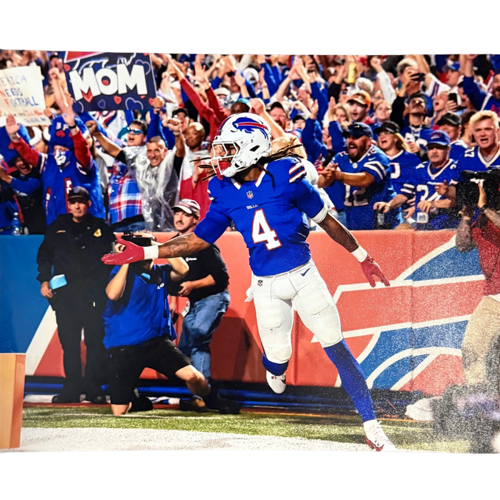 James Cook Unsigned Arm Out Mom Sign 8x10 Photo