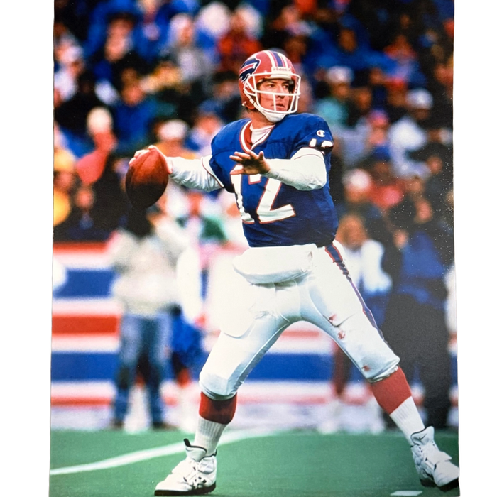 Jim Kelly Unsigned About to Throw Side View 8x10 Photo