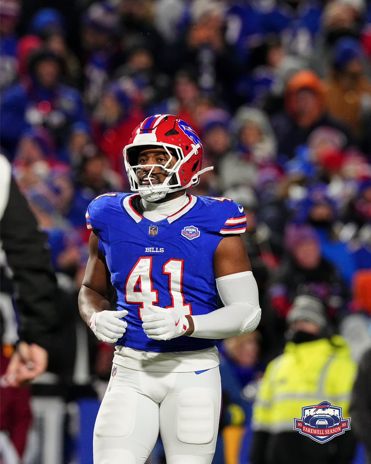 PRE-SALE: Reggie Gilliam Signed Close-up in Red Helmet Photo — TSE Buffalo