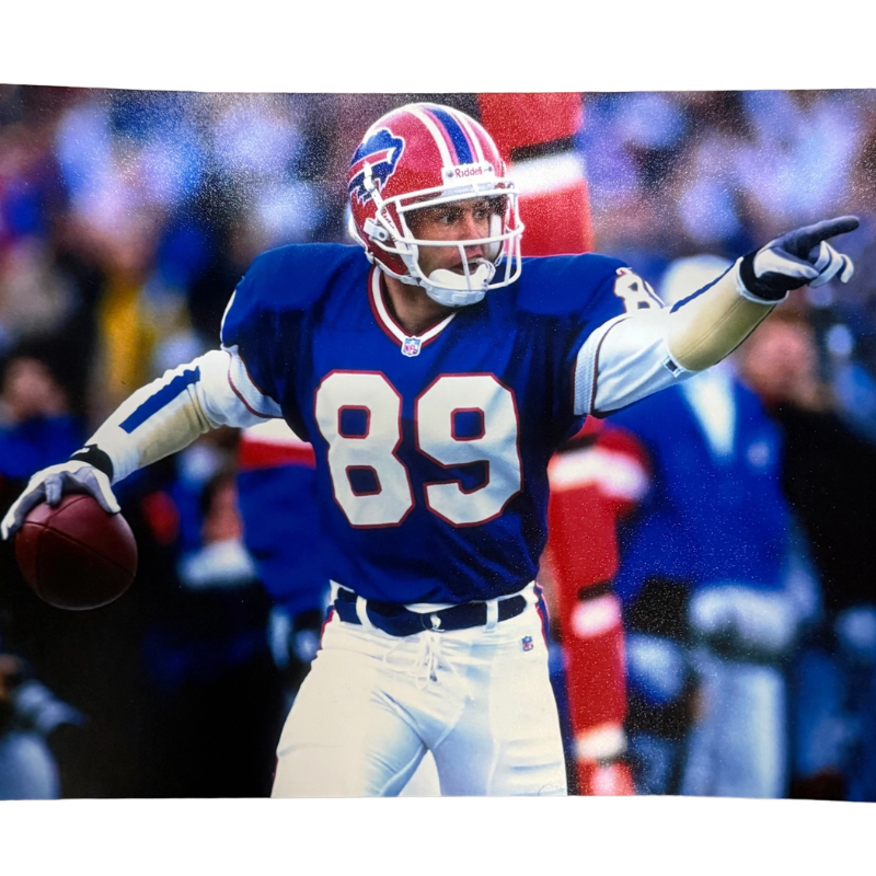 Steve Tasker Unsigned Pointing 8x10 Photo — TSE Buffalo