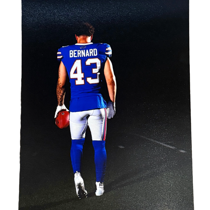 Terrel Bernard Unsigned Rookie Photoshoot From Behind 8x10 Photo