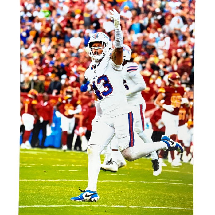 Terrel Bernard Unsigned Running with Arm Up 8x10 Photo