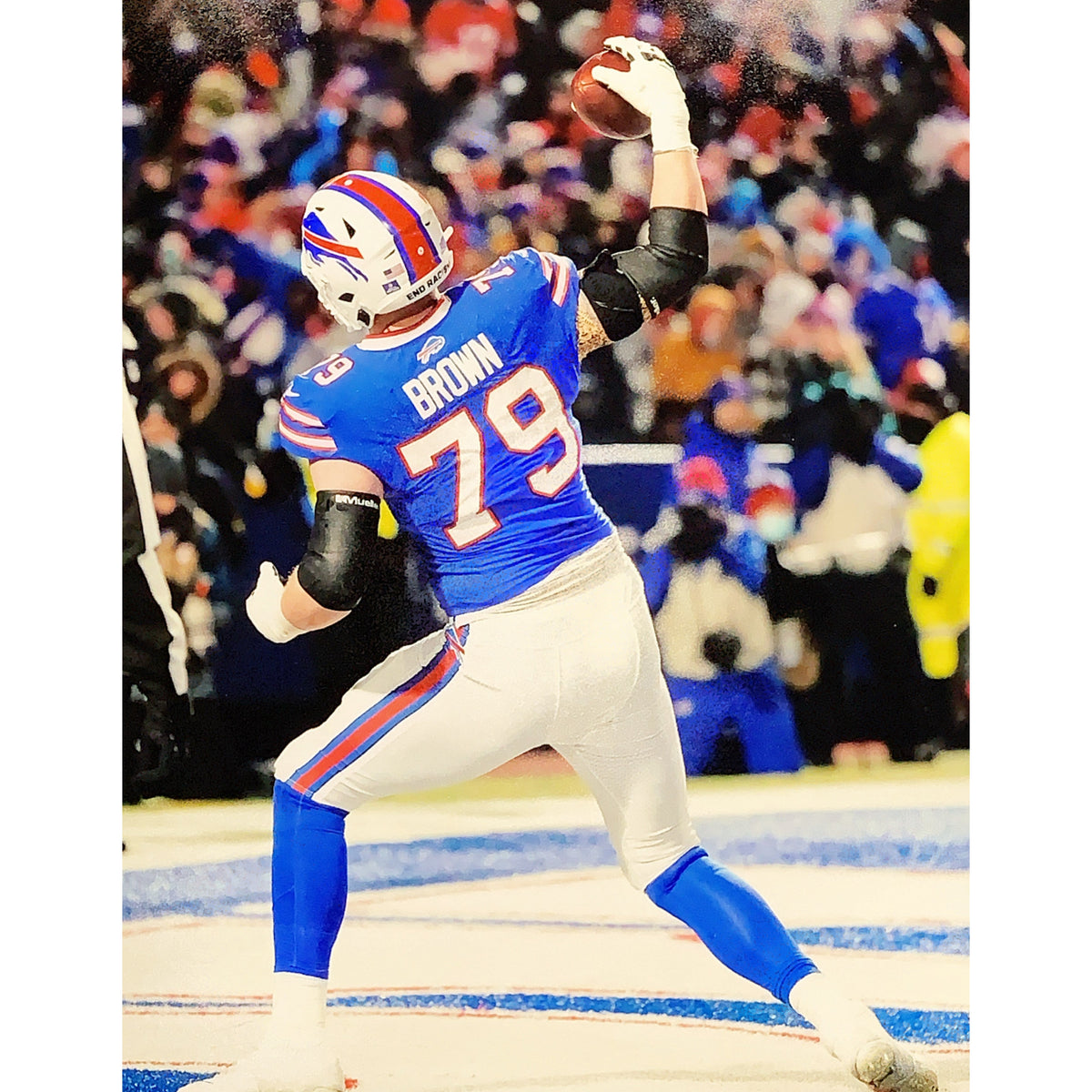 Spencer Brown Spiking Football Unsigned 8x10 Photo — TSE Buffalo